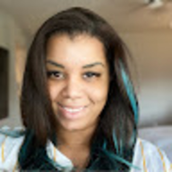 Meet your Posher, Stephanie - Picture 1 of 1